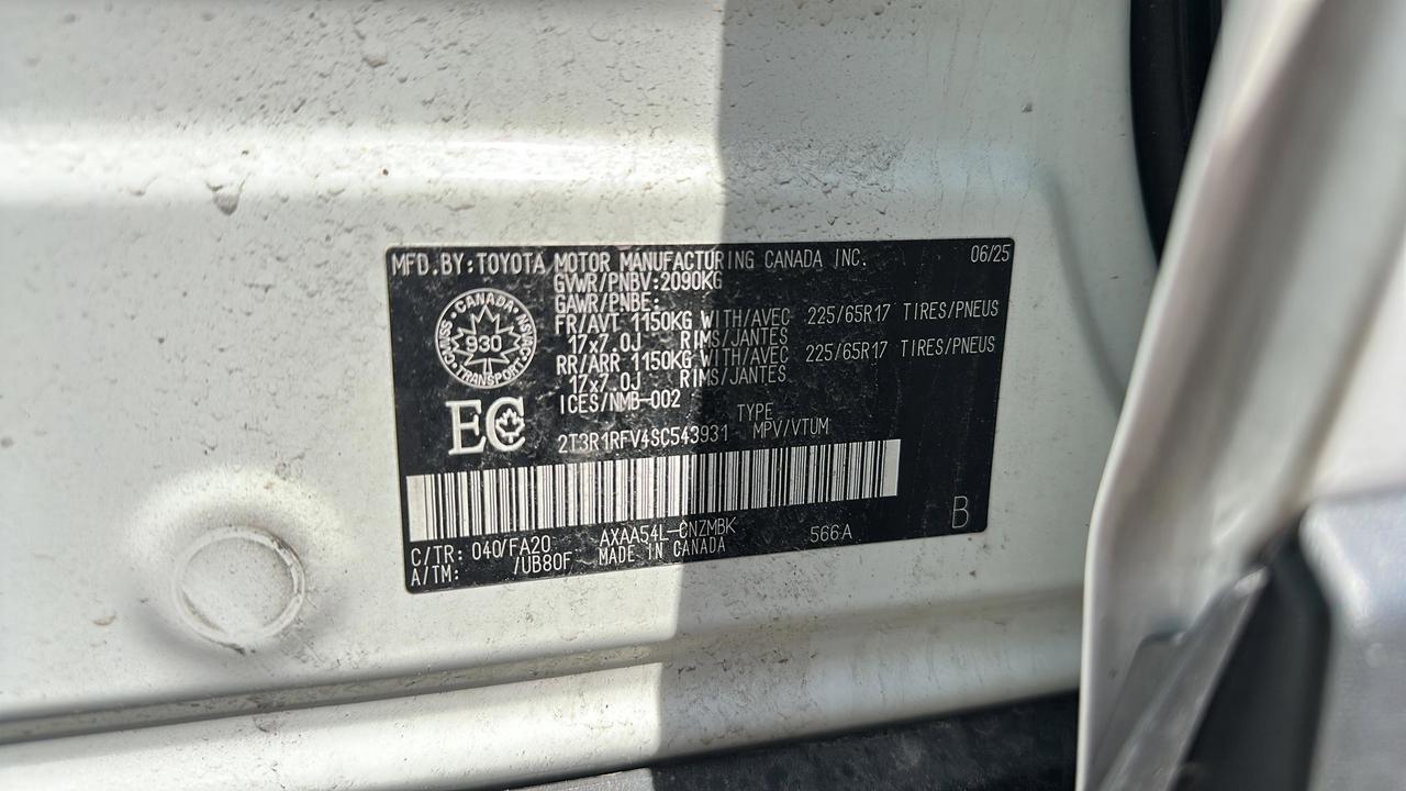 2025 Toyota RAV4 XLE AWD Photo