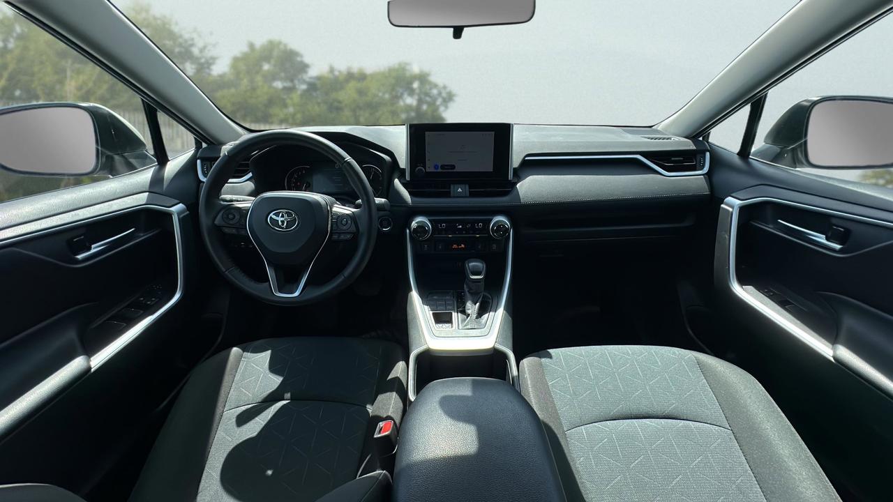 2025 Toyota RAV4 XLE AWD Photo