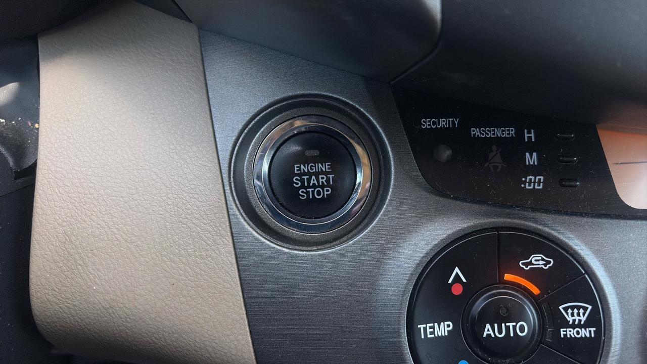 2010 Toyota RAV4 4WD 4DR V6 LIMITED Photo