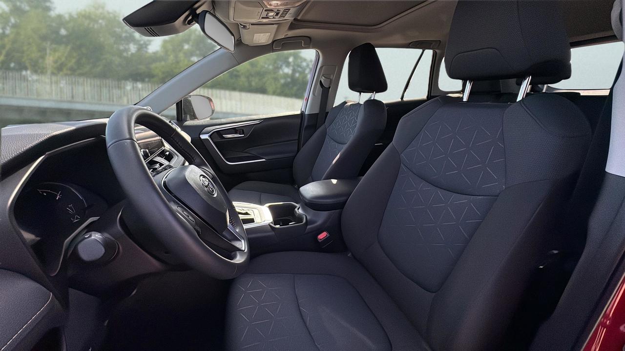 2025 Toyota RAV4 XLE AWD Photo