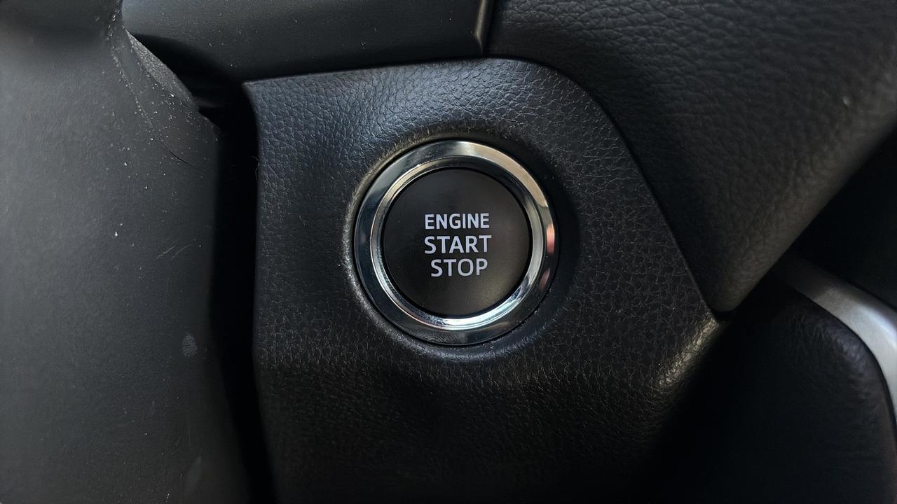 2025 Toyota RAV4 XLE AWD Photo
