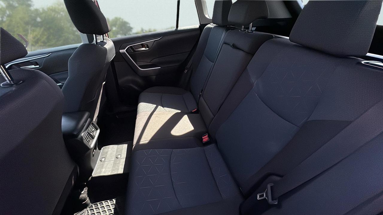 2025 Toyota RAV4 XLE AWD Photo