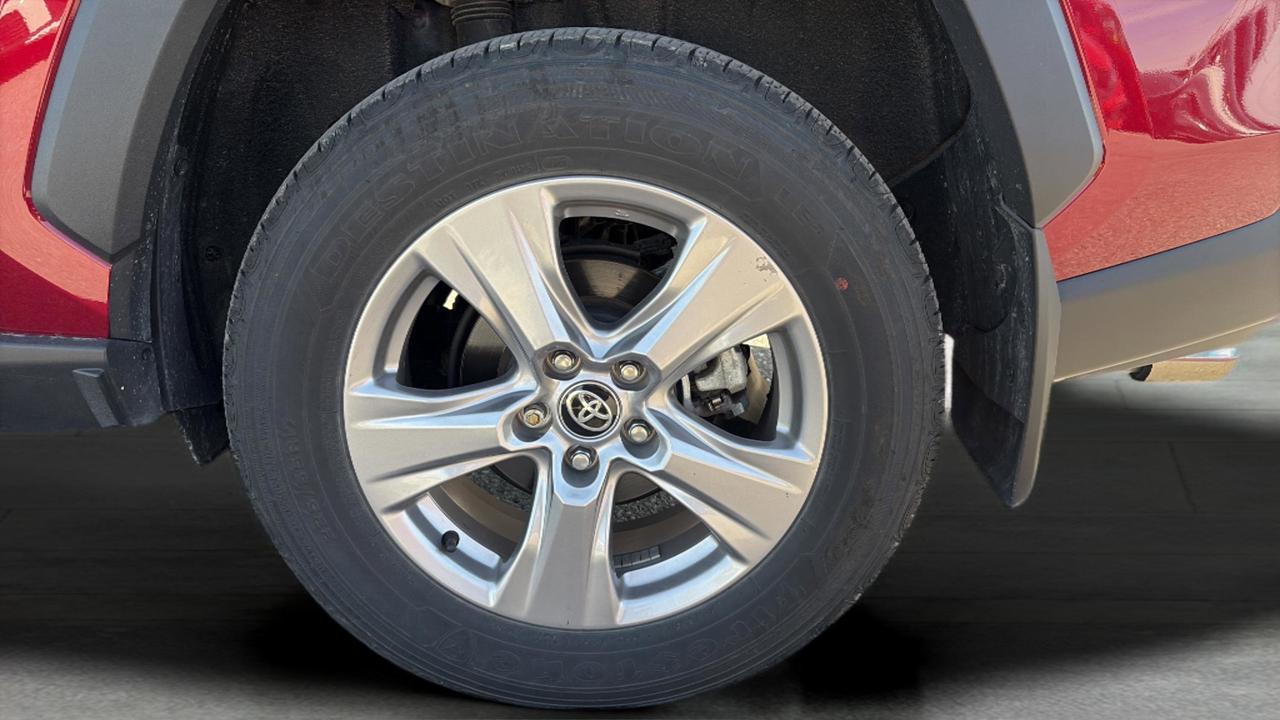 2025 Toyota RAV4 XLE AWD Photo