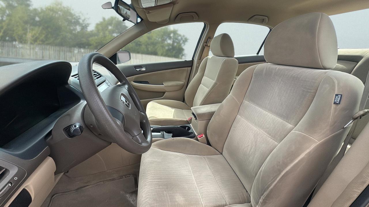 2005 Honda Accord 4dr LX-G Auto Photo