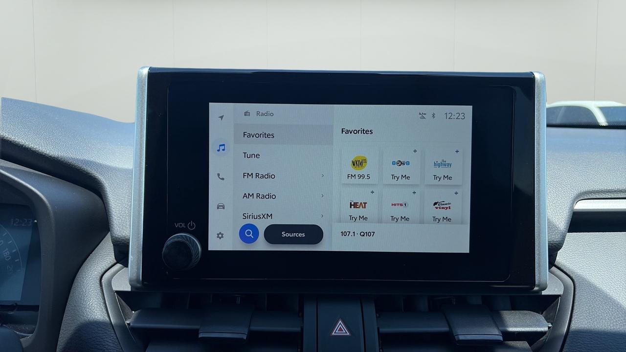 2025 Toyota RAV4 XLE AWD Photo