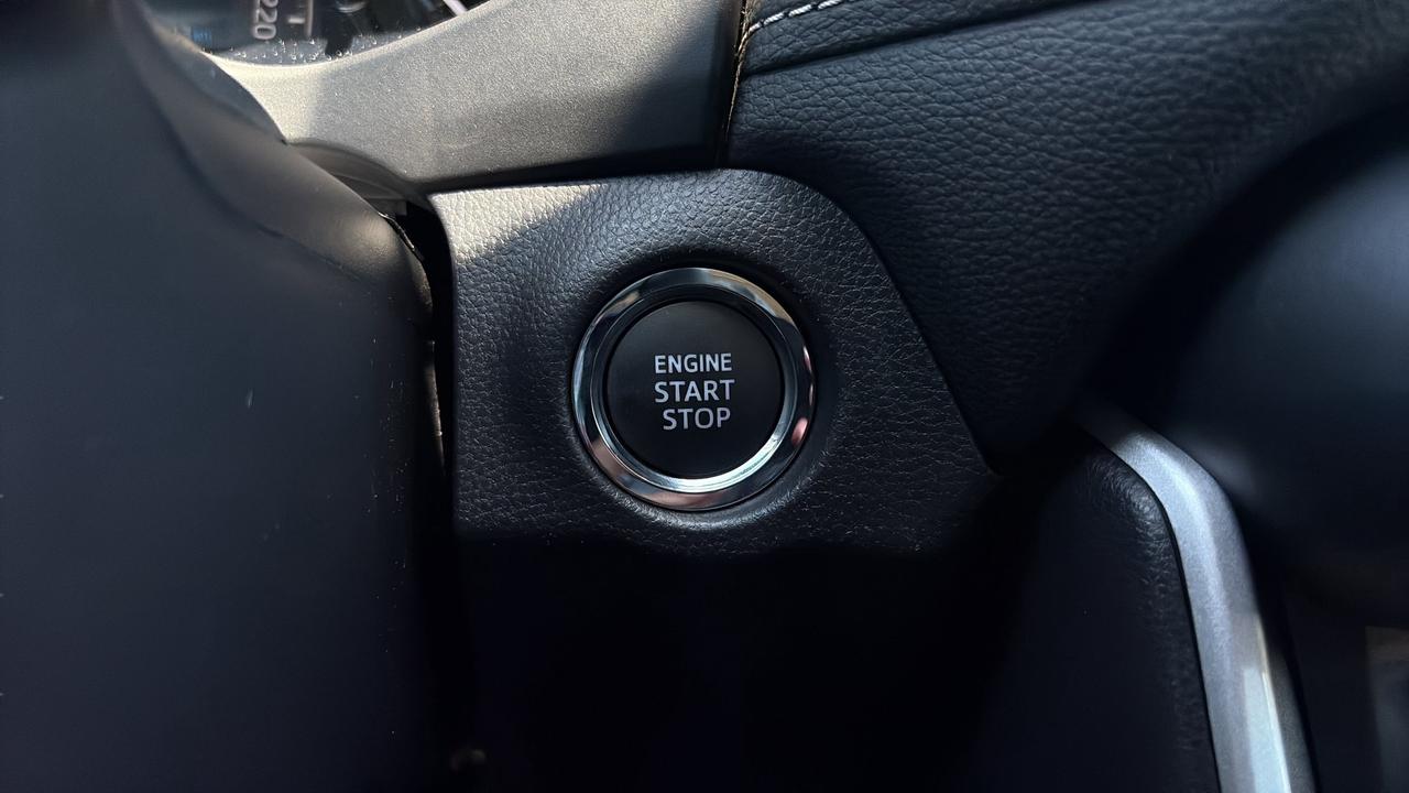 2025 Toyota RAV4 XLE AWD Photo