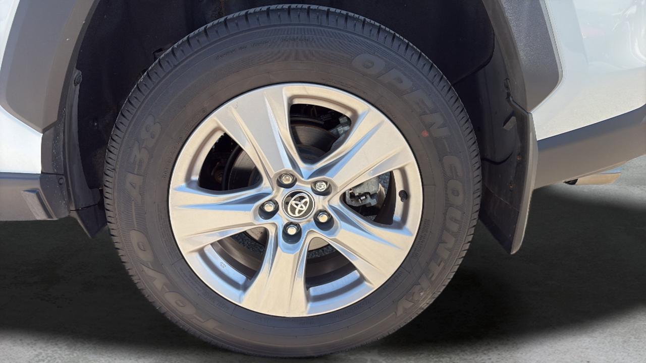 2025 Toyota RAV4 XLE AWD Photo
