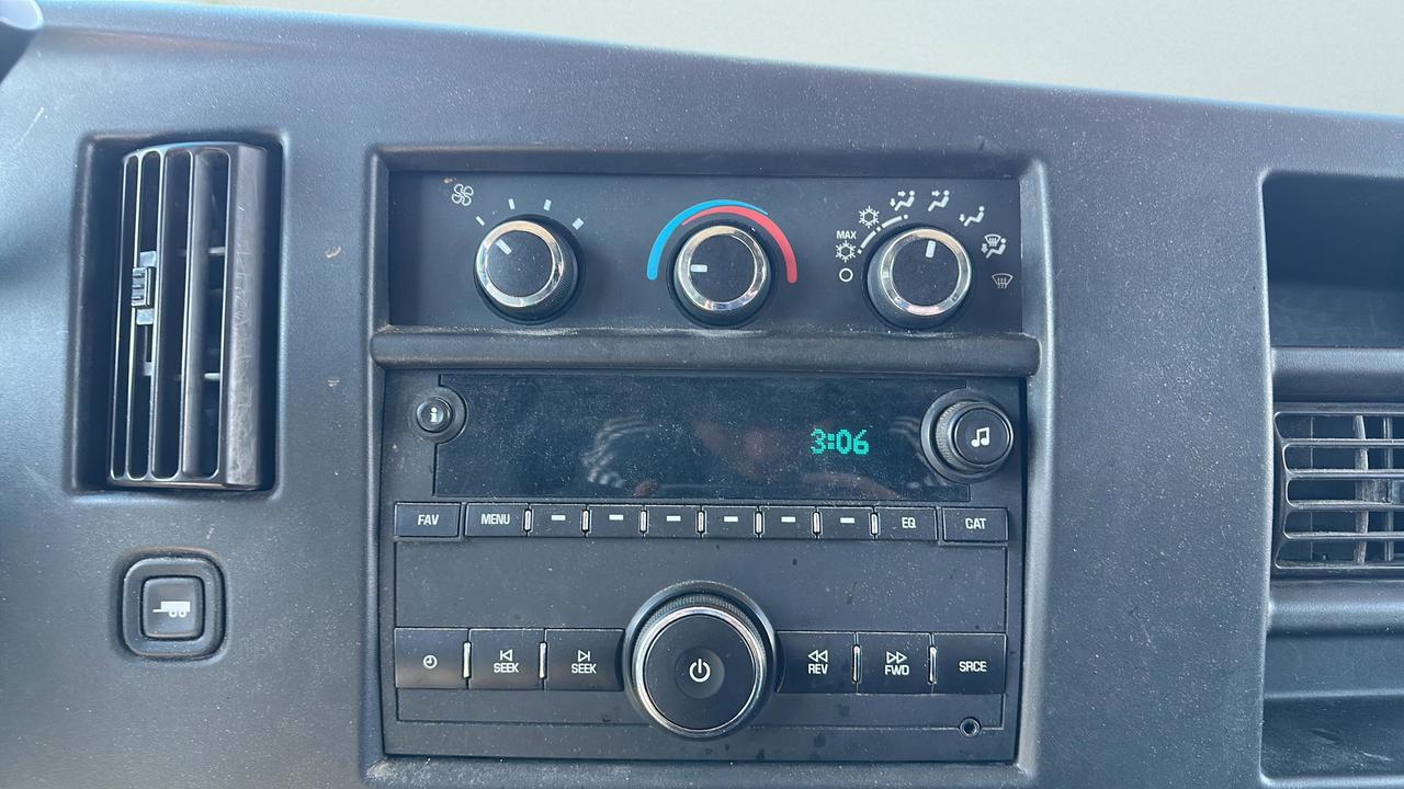 2020 Chevrolet Express 2500 Cargo Photo