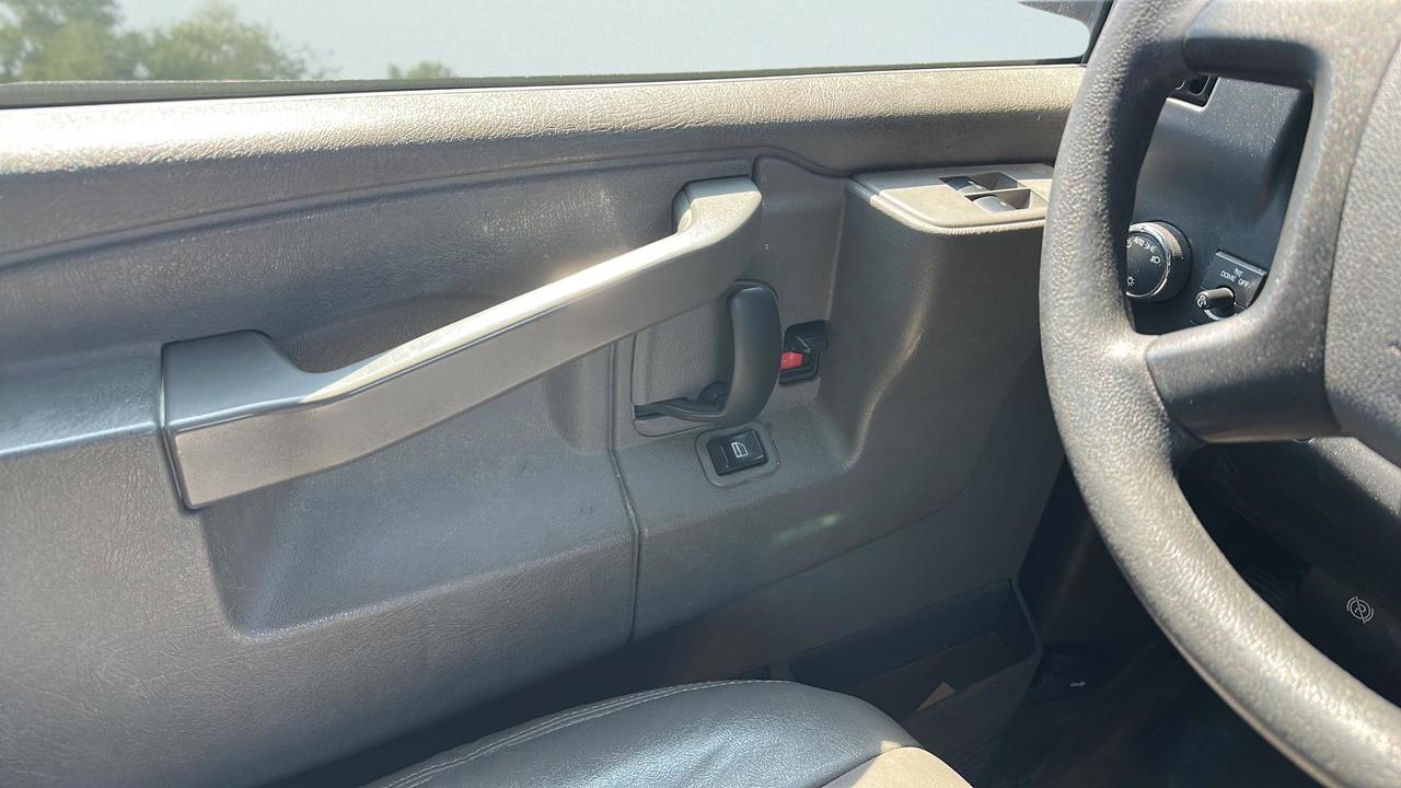 2020 Chevrolet Express 2500 Cargo Photo