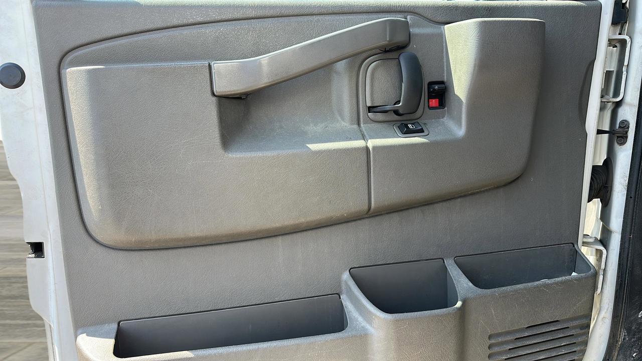 2020 Chevrolet Express 2500 Cargo Photo