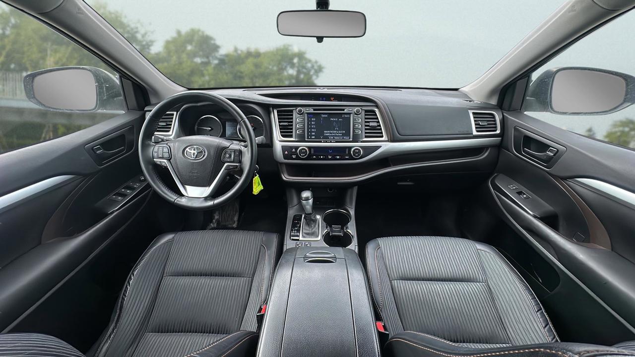 2016 Toyota Highlander 2WD 4dr LE Photo