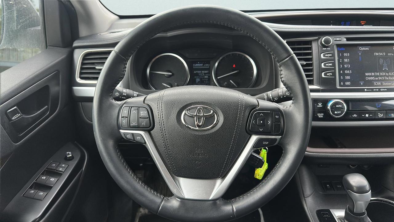 2016 Toyota Highlander 2WD 4dr LE Photo