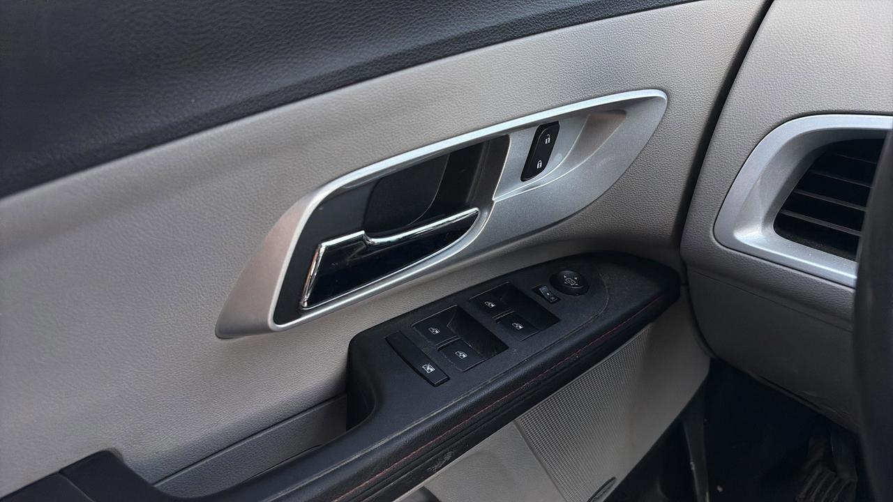 2012 Chevrolet Equinox FWD 4dr LTZ Photo