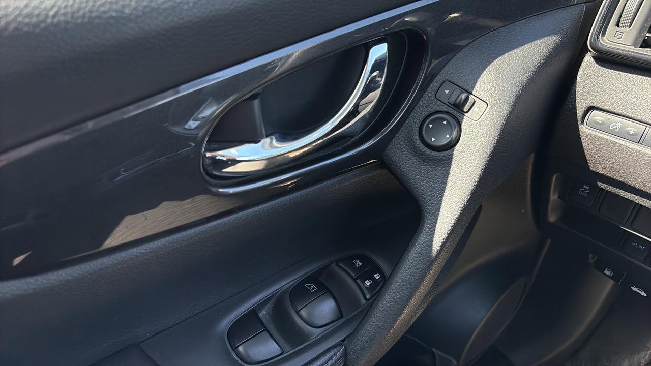 2017 Nissan Rogue  Photo
