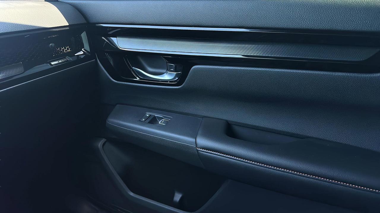 2025 Honda CR-V Hybrid Touring AWD Photo