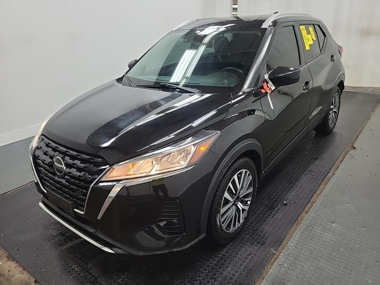 2021 Nissan Kicks SV FWD Photo0
