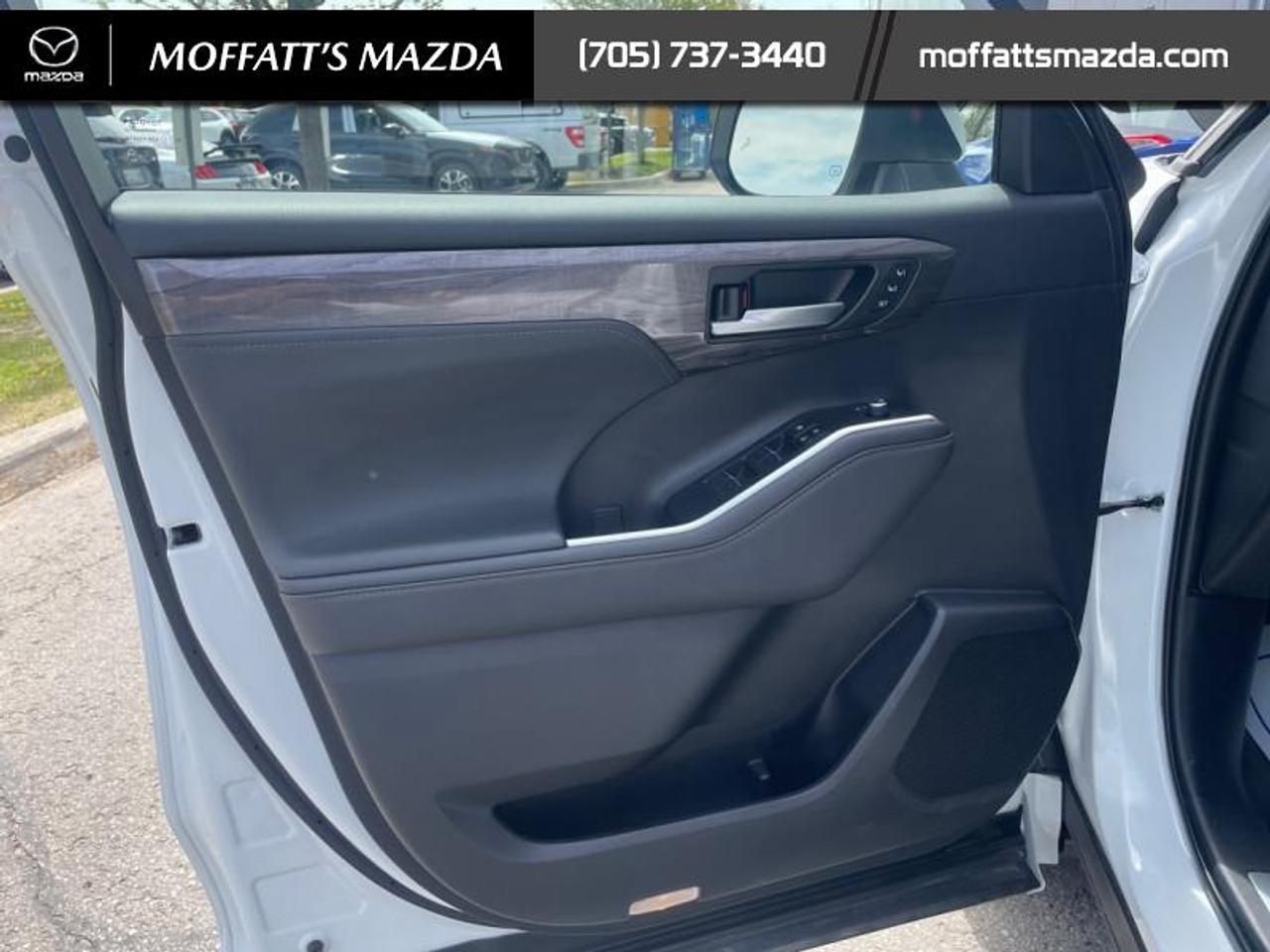 2024 Toyota Highlander Hybrid Limited Photo