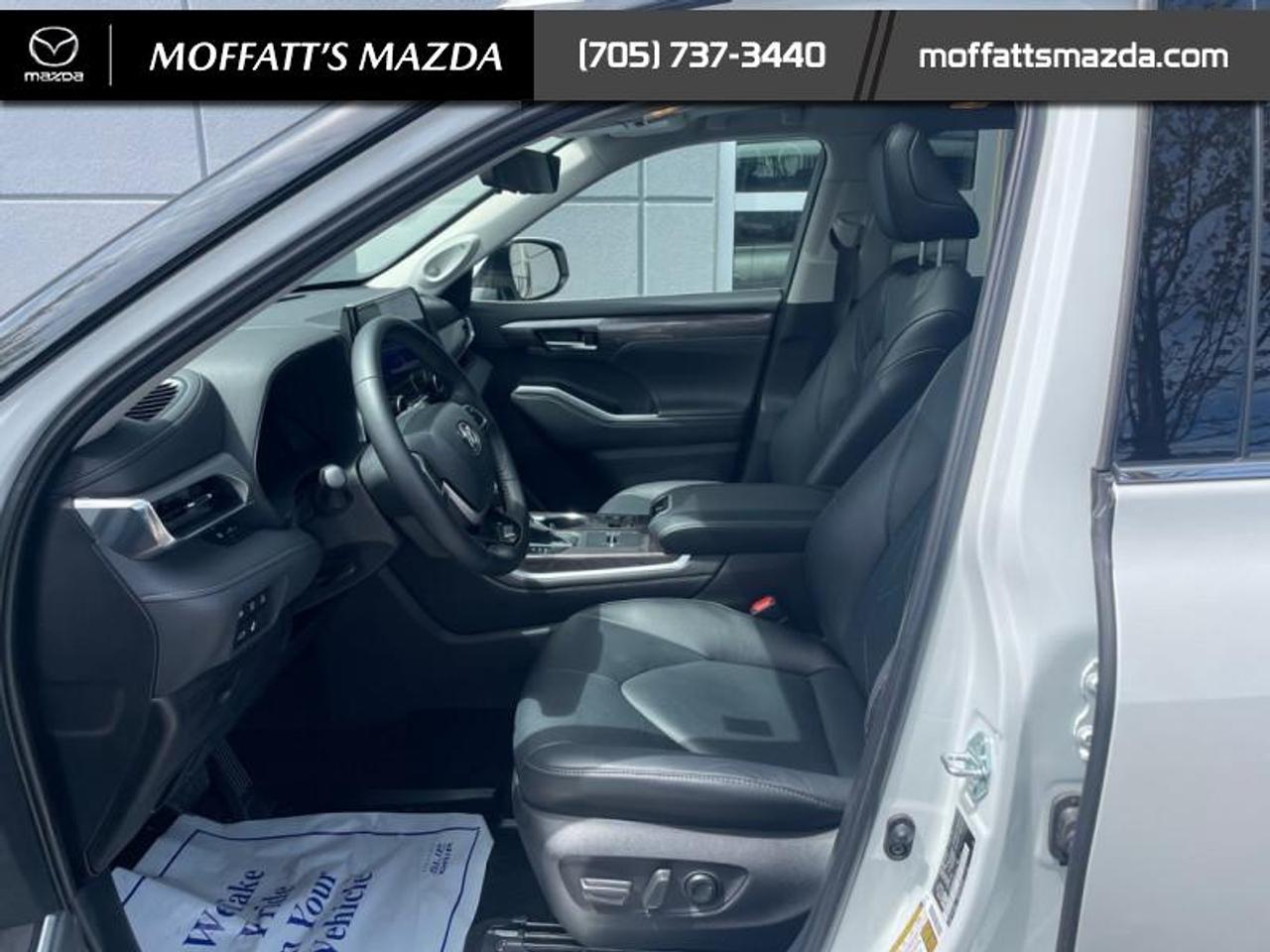 2024 Toyota Highlander Hybrid Limited Photo