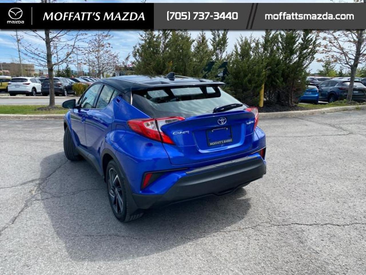 2022 Toyota C-HR XLE Premium Photo