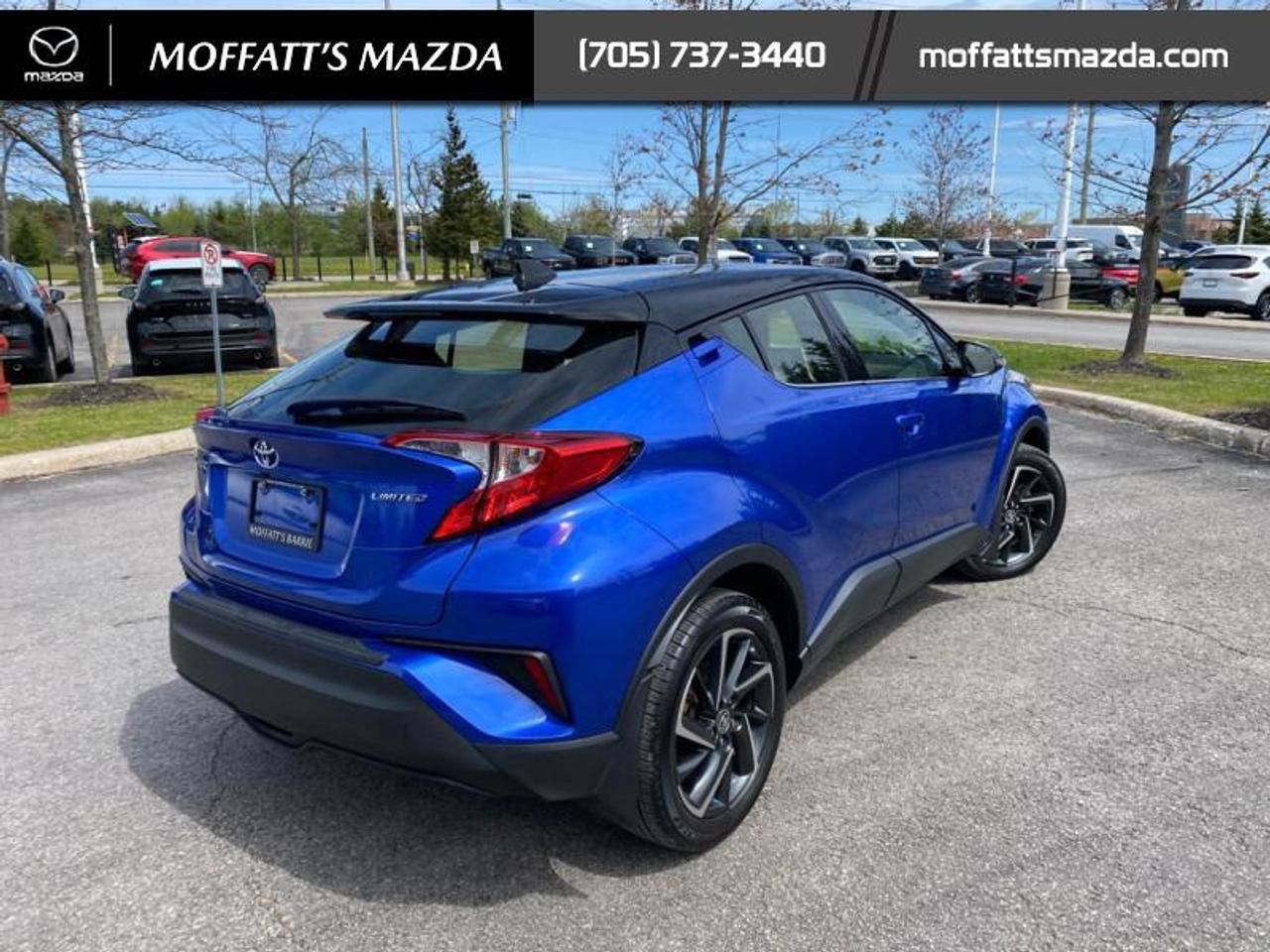 2022 Toyota C-HR XLE Premium Photo
