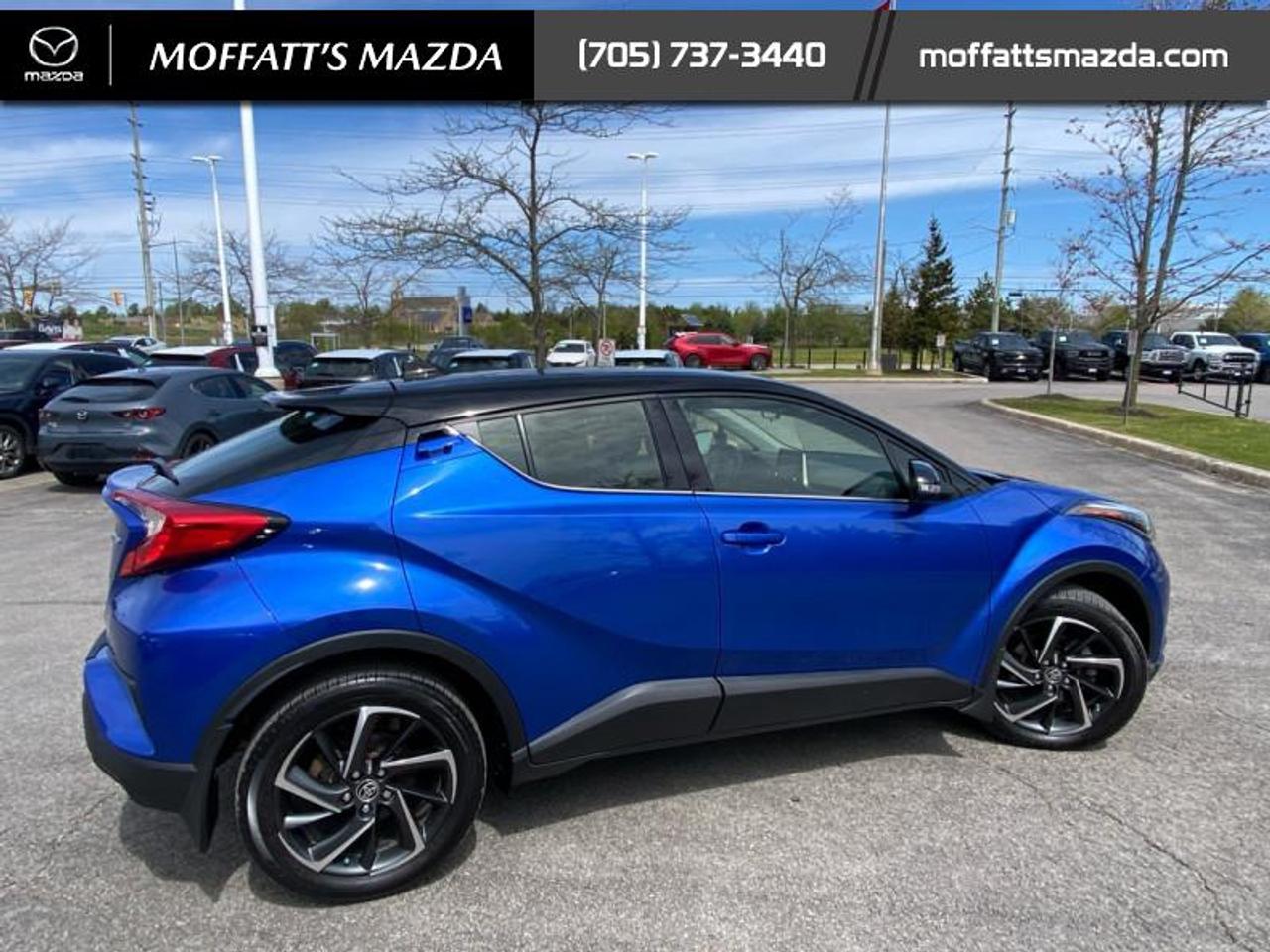 2022 Toyota C-HR XLE Premium Photo