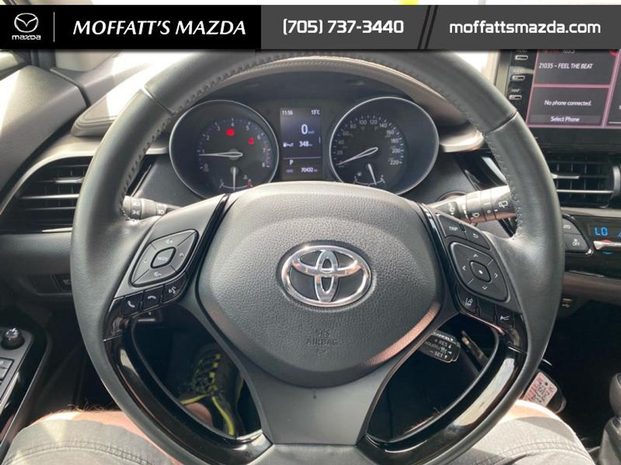 2022 Toyota C-HR XLE Premium Photo