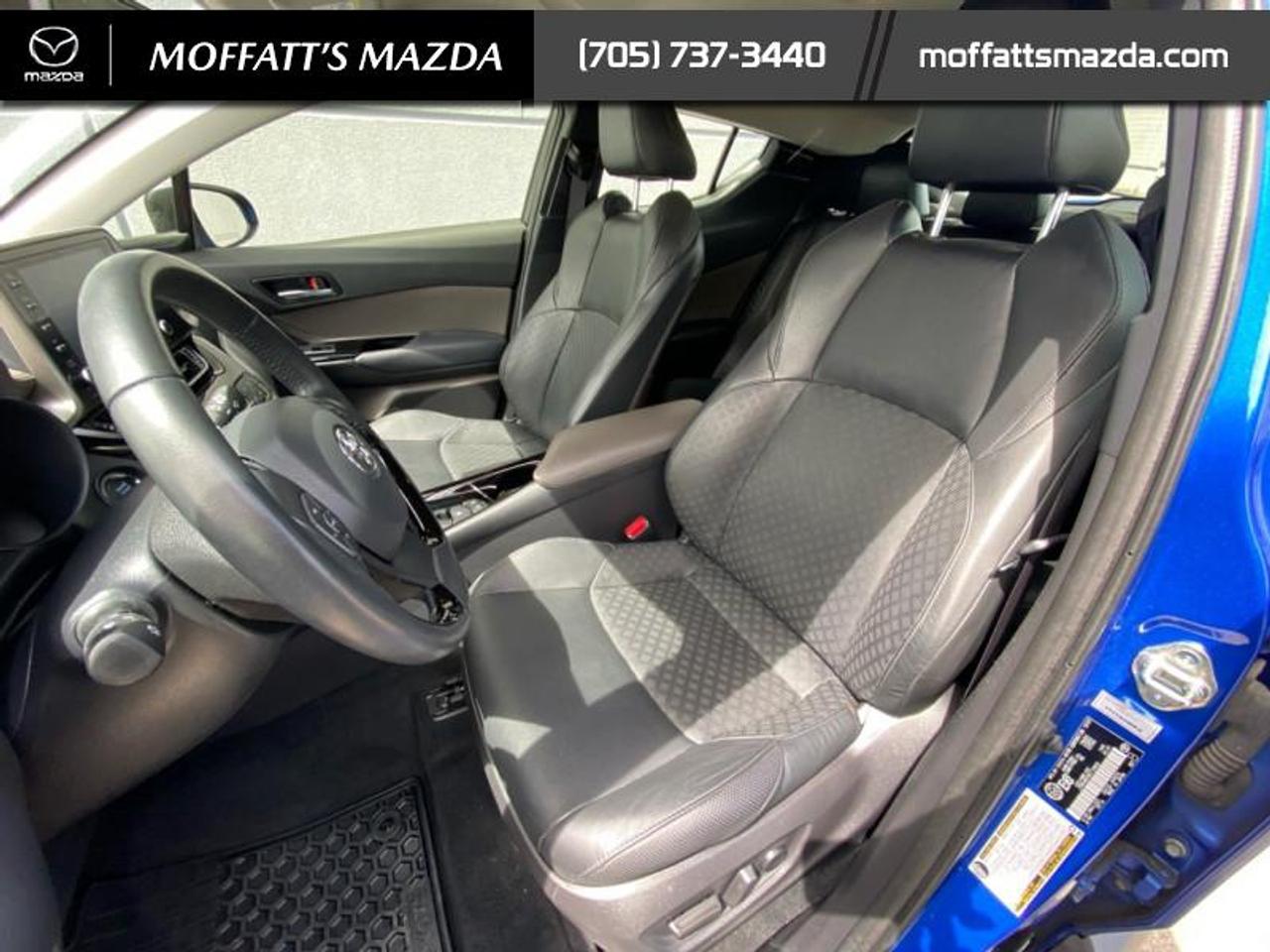 2022 Toyota C-HR XLE Premium Photo