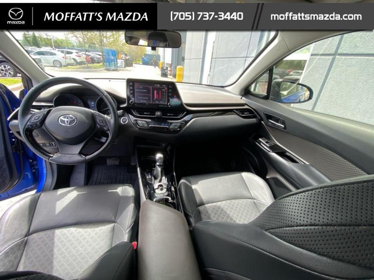2022 Toyota C-HR XLE Premium Photo
