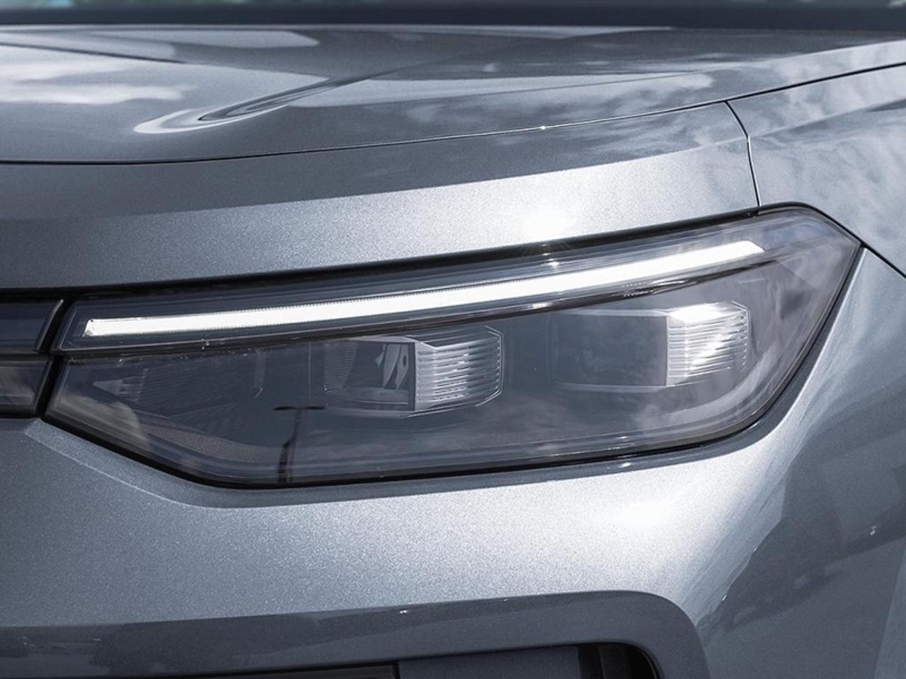 2026 Volkswagen Tiguan Comfortline R-Line Black Edition Photo
