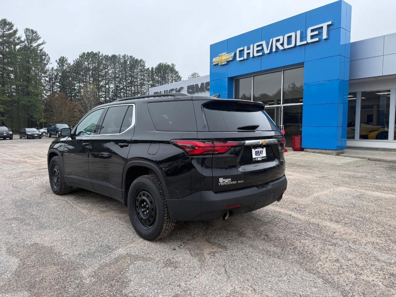 2023 Chevrolet Traverse LT Cloth WINTER TIRES AND WHEELS. ALL WEATHER MATS Photo3