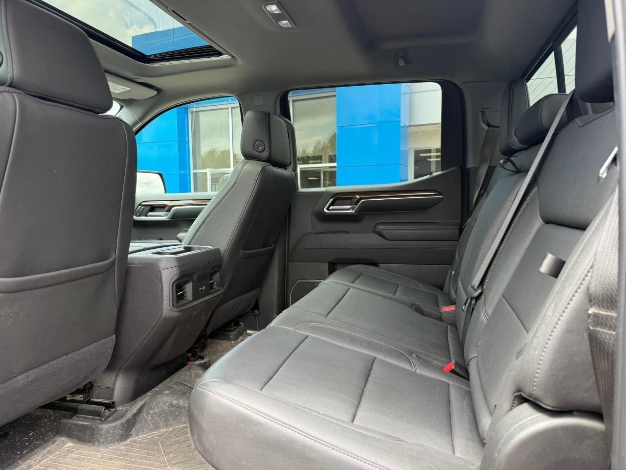2024 Chevrolet Silverado 1500 LT Trail Boss RUNNING BOARDS. ALL WEATHER MATS. TR Photo