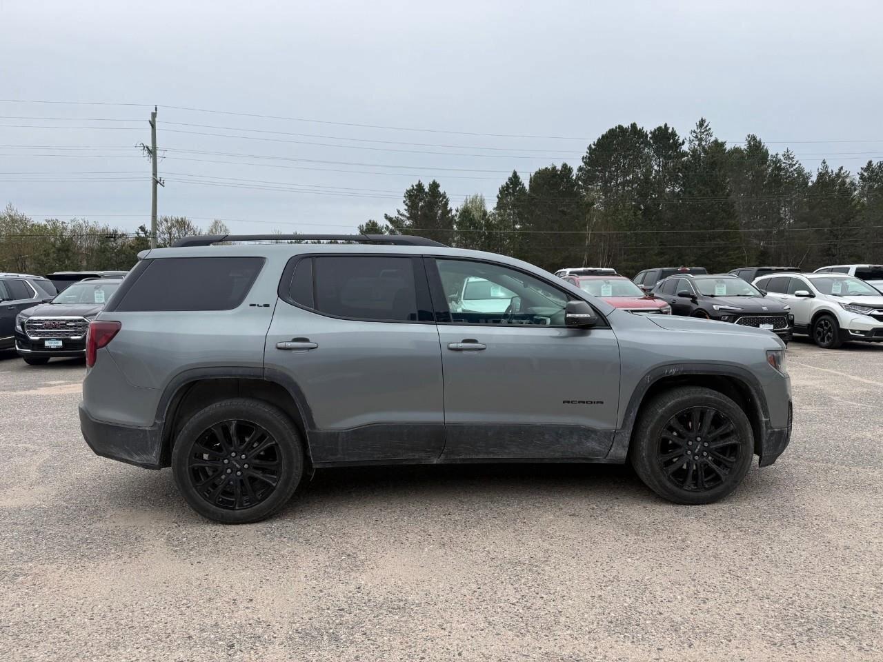 2023 GMC Acadia SLE TRAILERING PKG. 6 PASSENGER SEATING. Photo