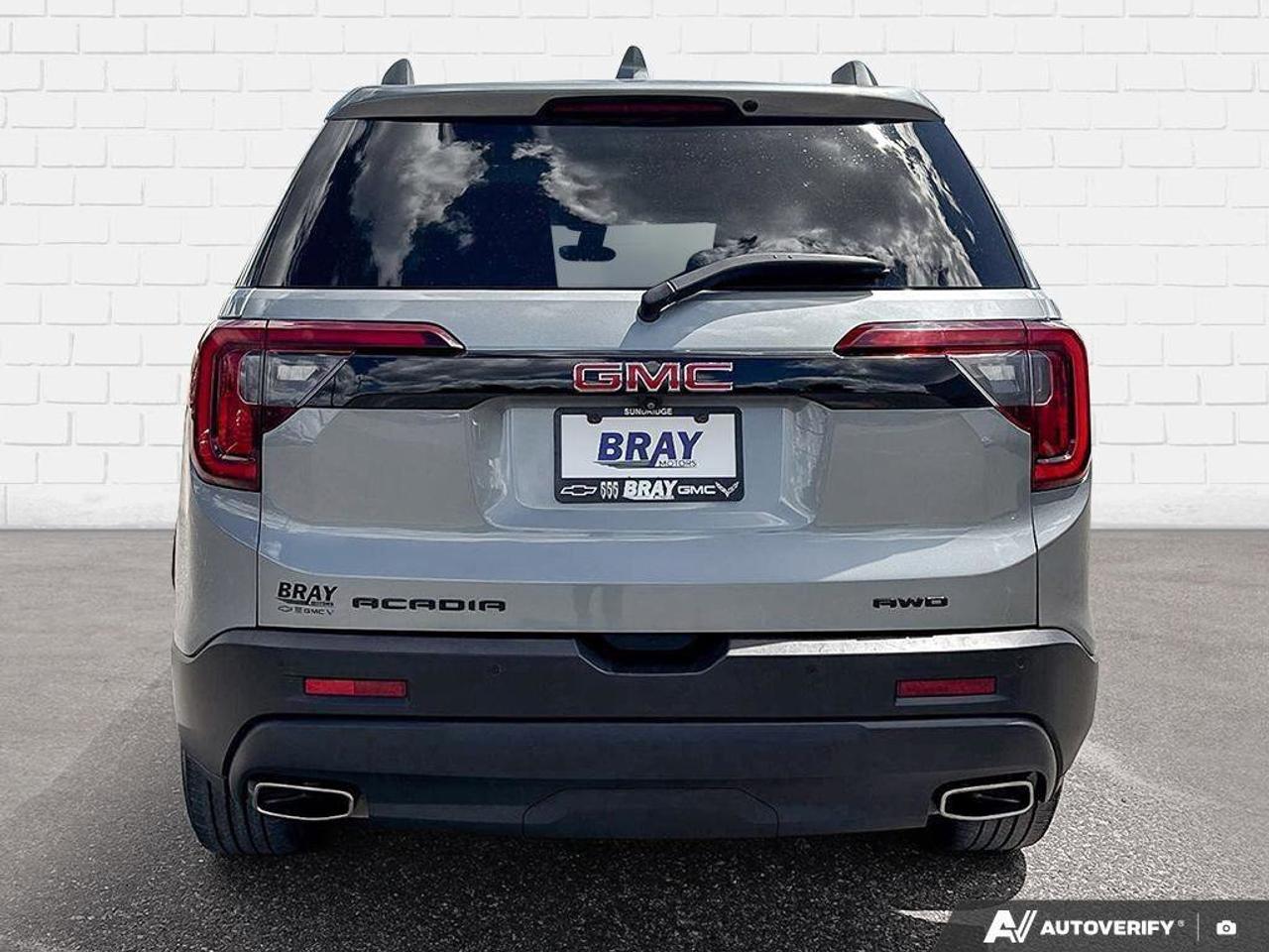 2023 GMC Acadia SLE TRAILERING PKG. 6 PASSENGER SEATING. Photo