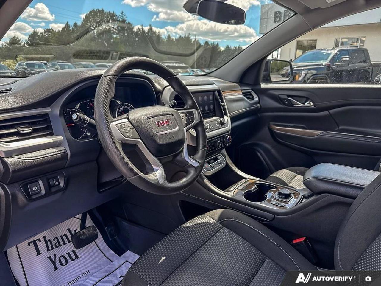 2023 GMC Acadia SLE TRAILERING PKG. 6 PASSENGER SEATING. Photo