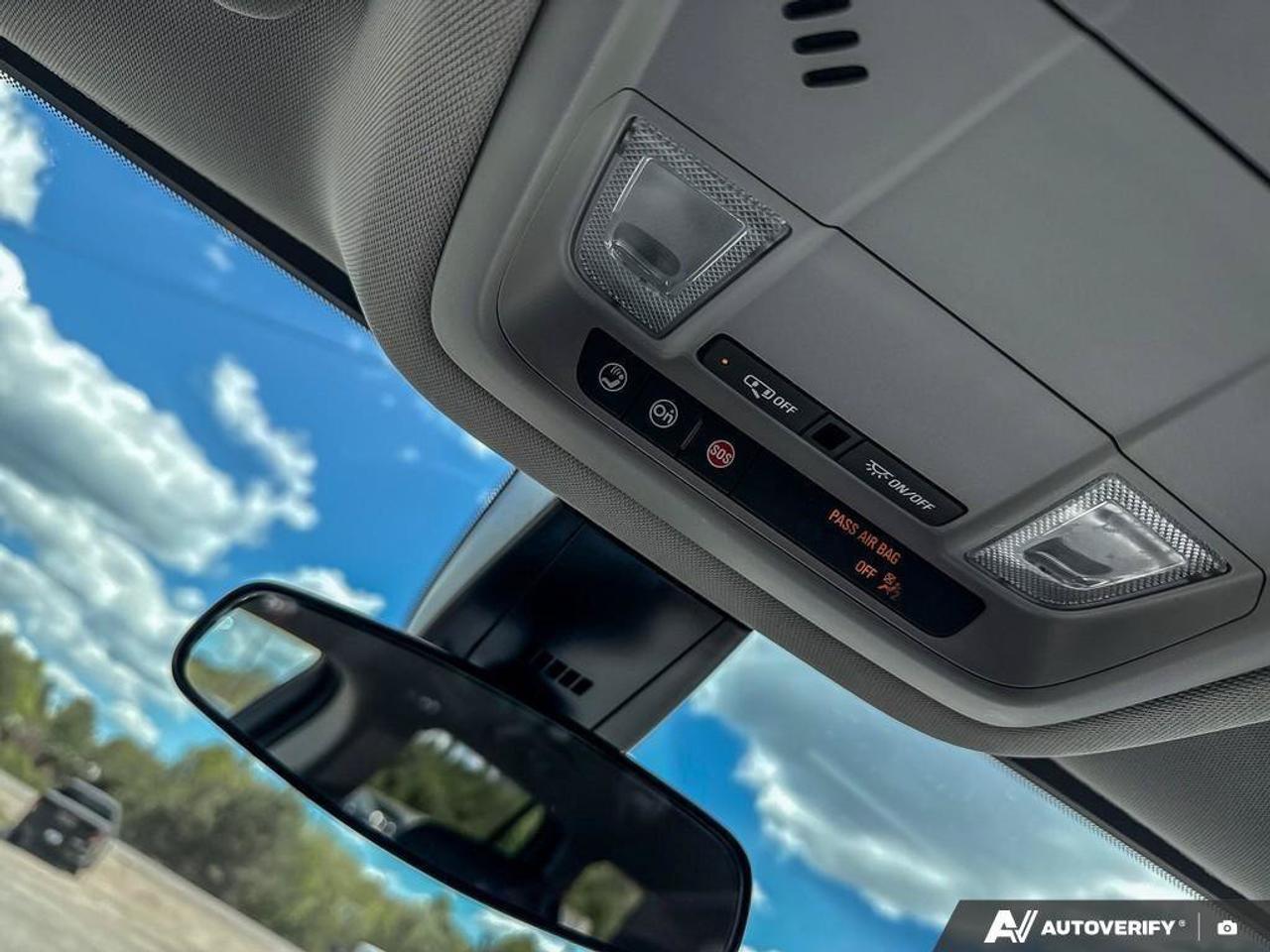 2023 GMC Acadia SLE TRAILERING PKG. 6 PASSENGER SEATING. Photo