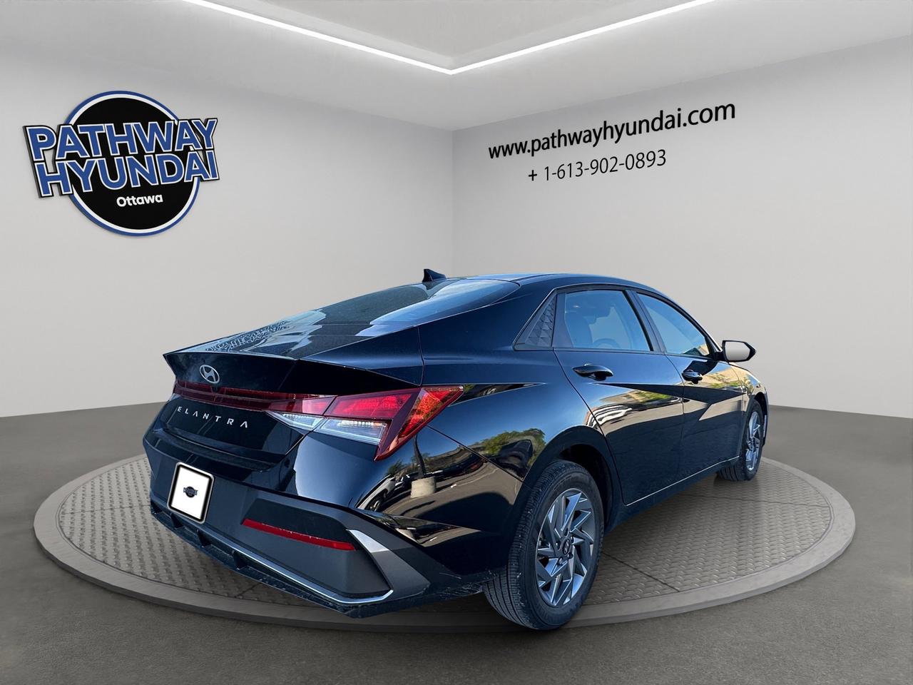 2025 Hyundai Elantra Preferred | Reverse Cam | Heated Seats Photo
