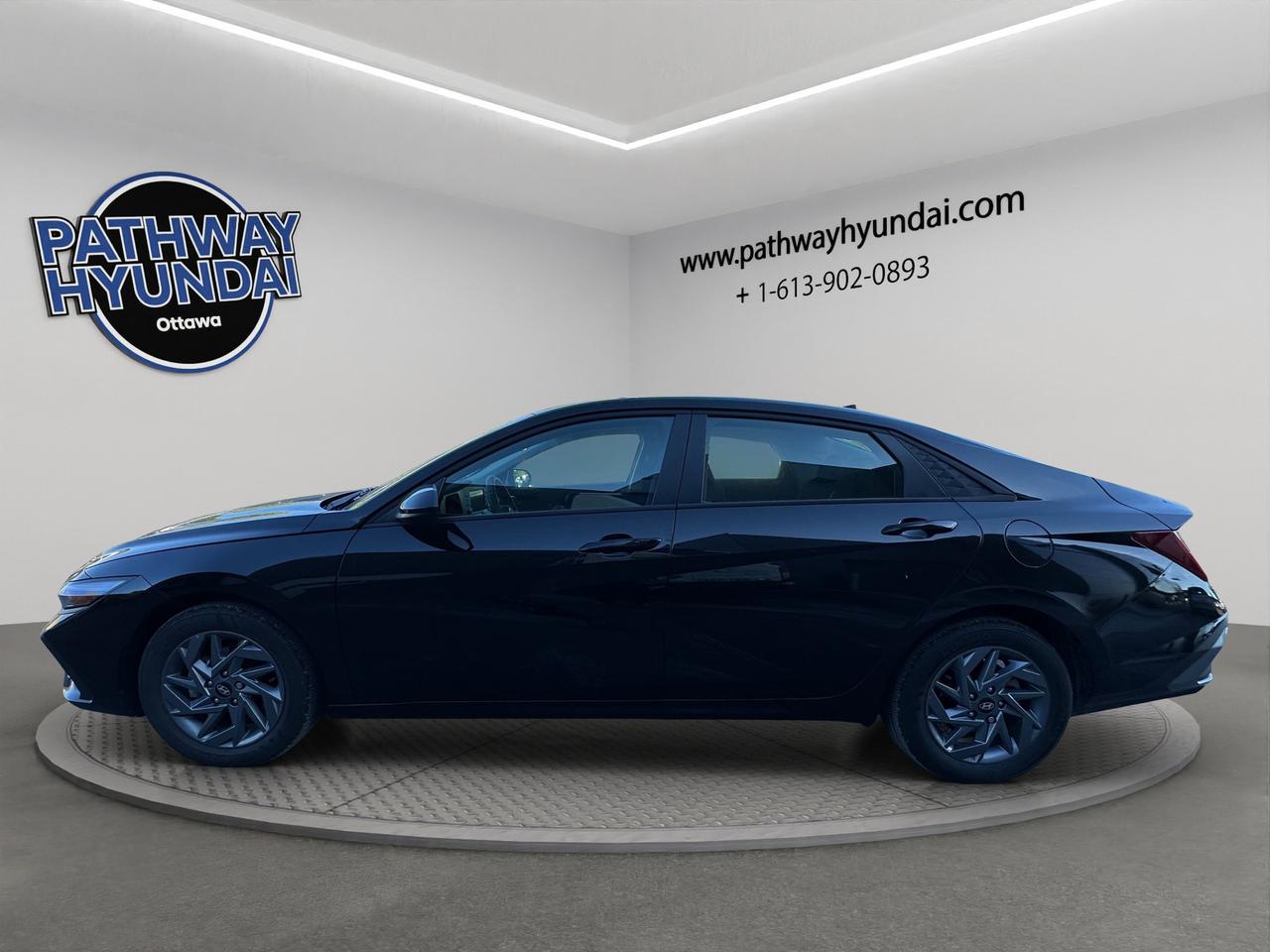 2025 Hyundai Elantra Preferred | Reverse Cam | Heated Seats Photo