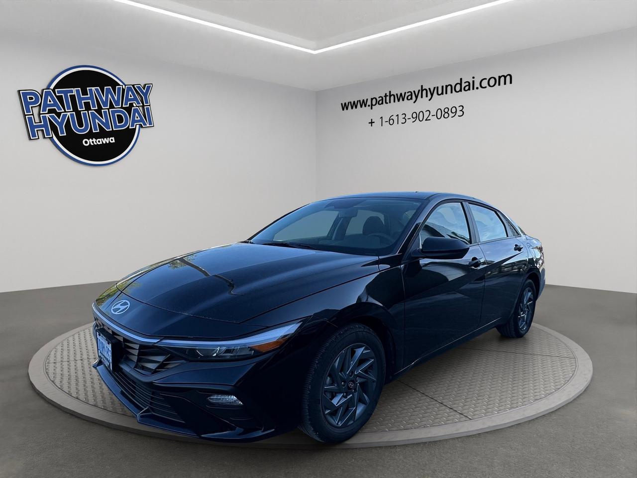 2025 Hyundai Elantra Preferred | Reverse Cam | Heated Seats Photo