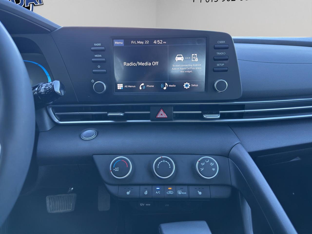 2025 Hyundai Elantra Preferred | Reverse Cam | Heated Seats Photo