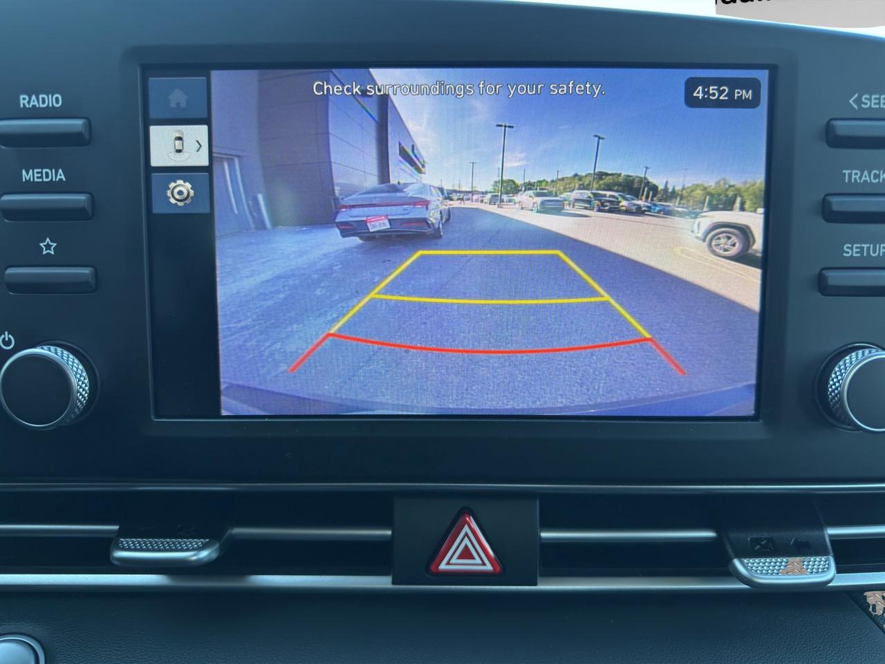2025 Hyundai Elantra Preferred | Reverse Cam | Heated Seats Photo
