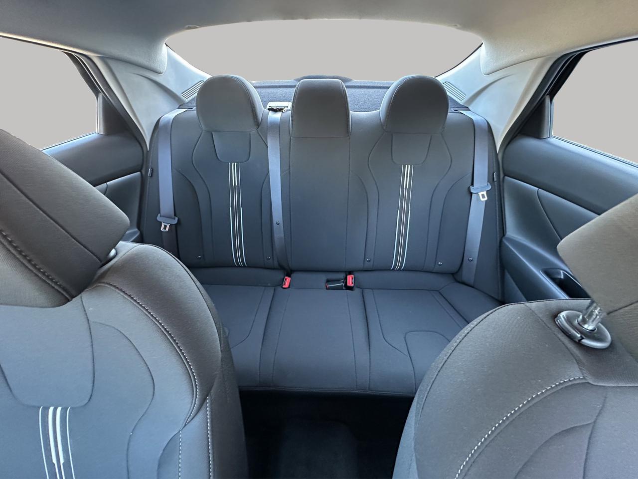 2025 Hyundai Elantra Preferred | Reverse Cam | Heated Seats Photo