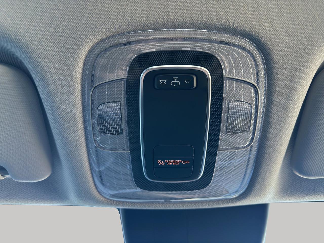 2025 Hyundai Elantra Preferred | Reverse Cam | Heated Seats Photo