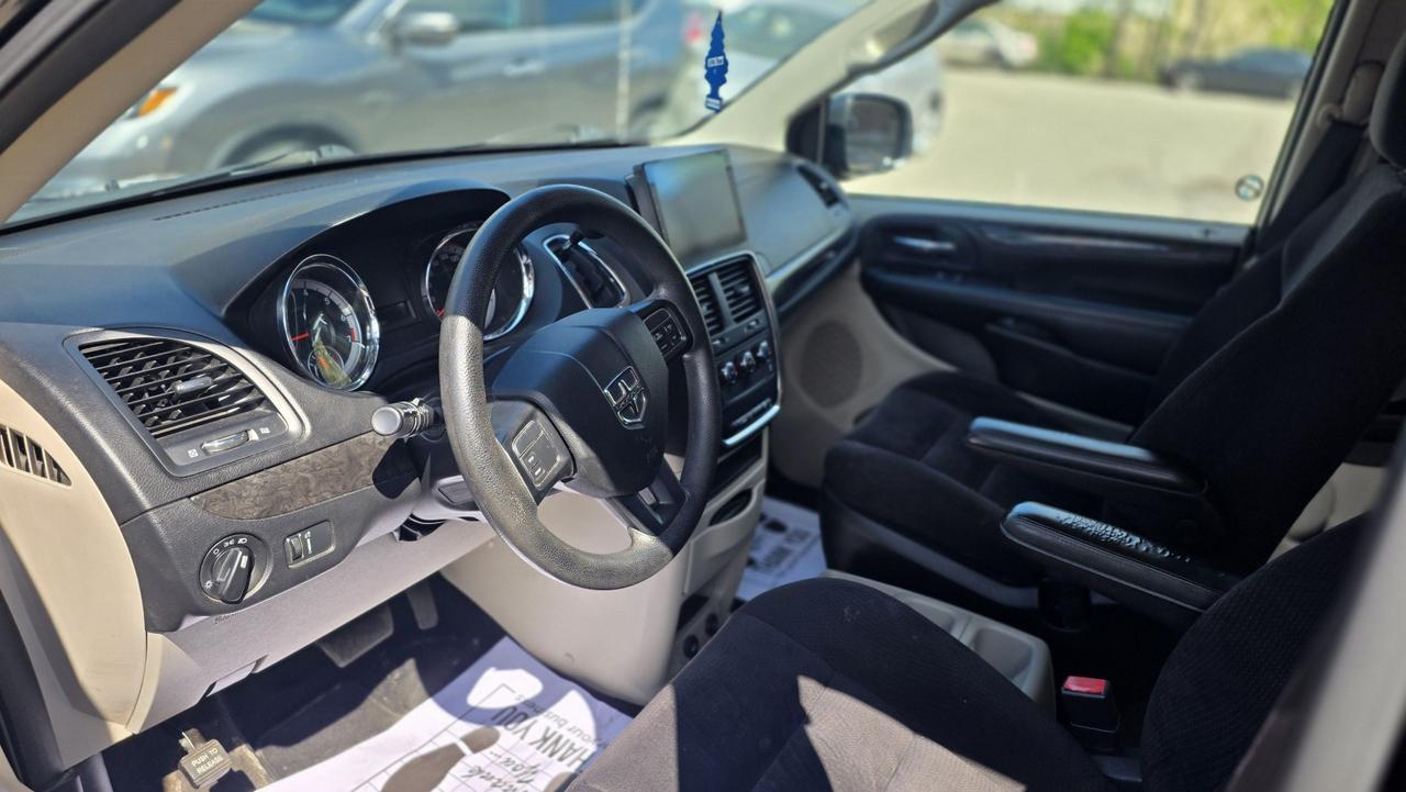 2014 Dodge Grand Caravan SXT Photo