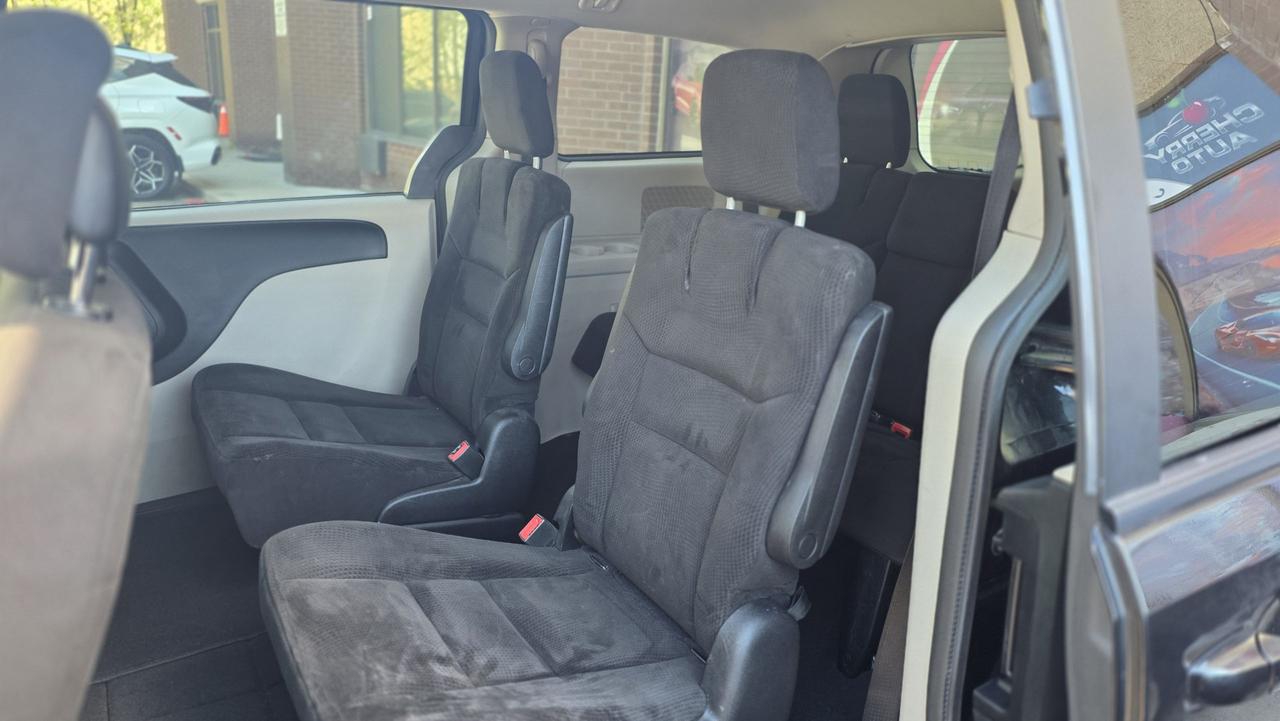 2014 Dodge Grand Caravan SXT Photo