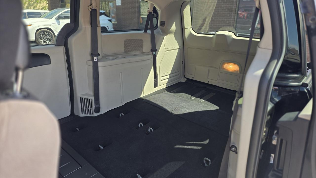 2014 Dodge Grand Caravan SXT Photo