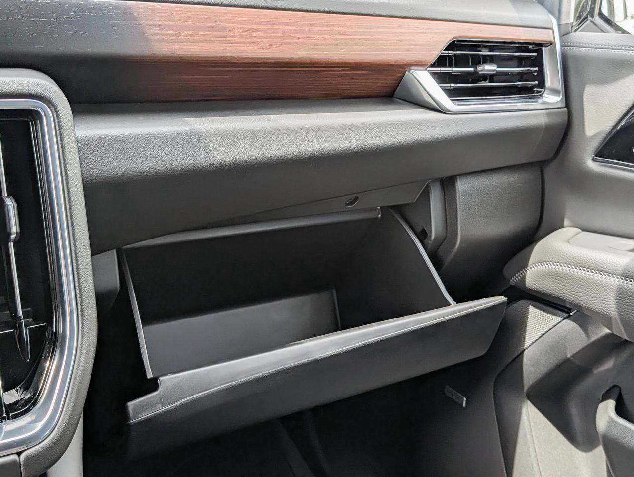 2026 GMC Yukon Denali Photo