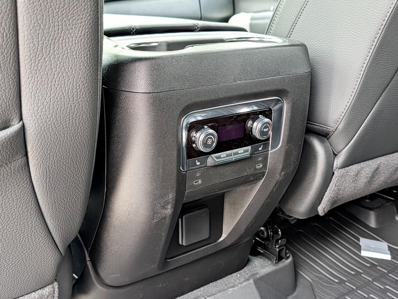 2026 GMC Yukon Denali Photo