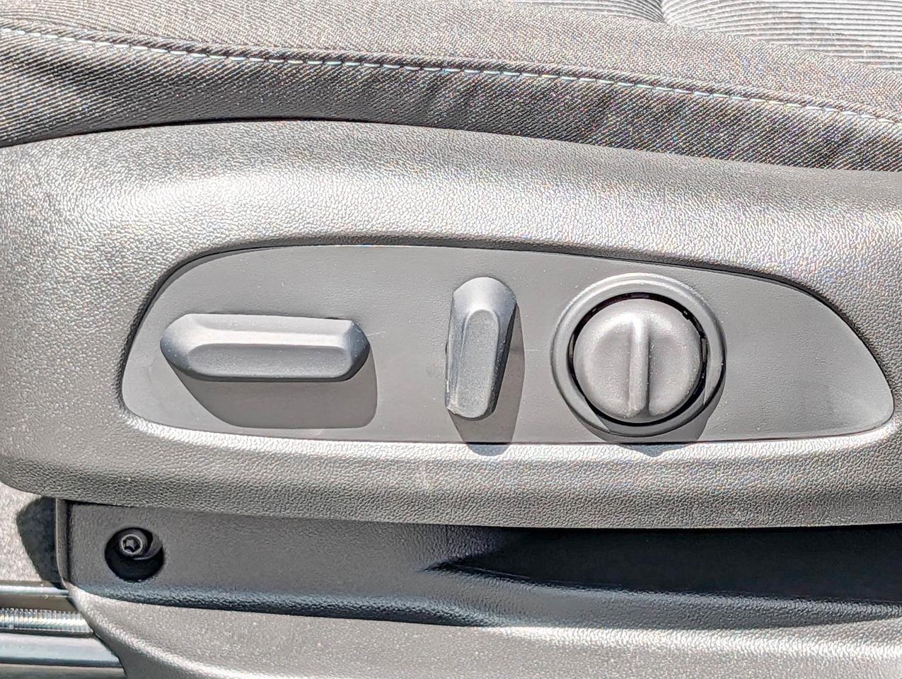 2027 Chevrolet Bolt LT Photo