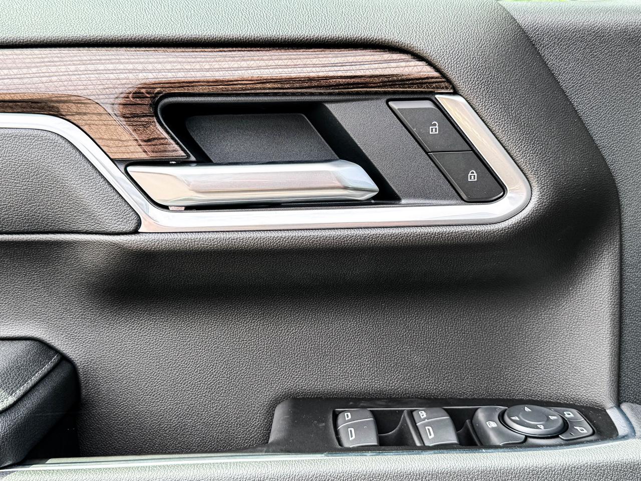 2026 Chevrolet Silverado 1500 RST Photo