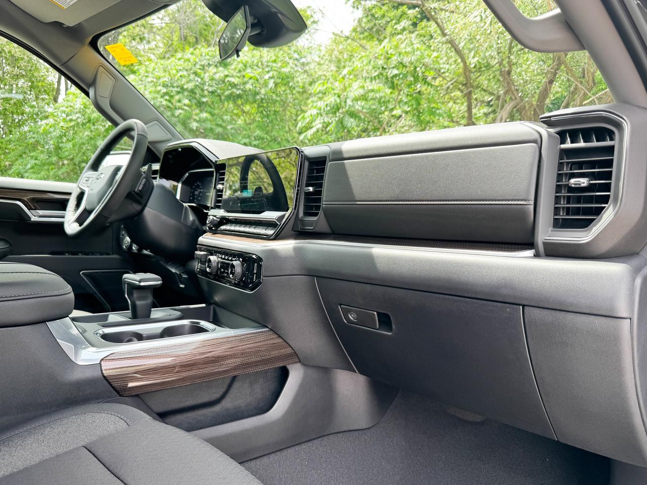 2026 Chevrolet Silverado 1500 RST Photo